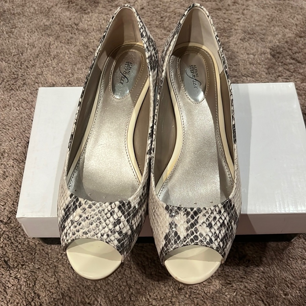 Alfani open toe natural snake